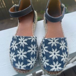 Gorgeous Toni Pons Girls Espadrilles! 29 and 30